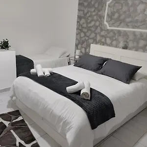 https://apt-house-luroke.catania-hotels.net